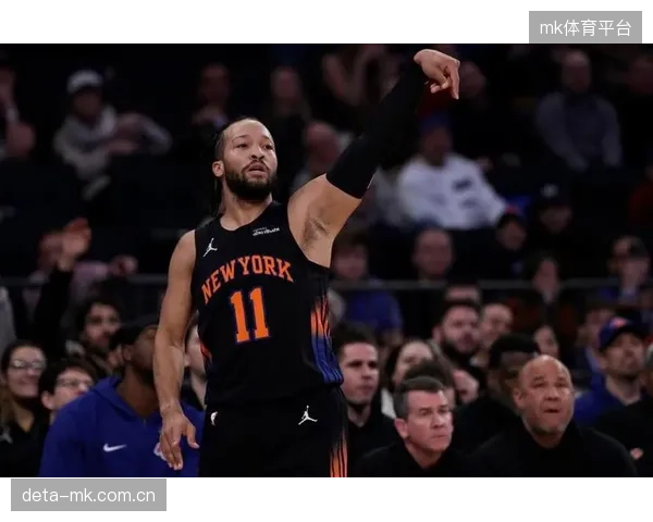 杰伦·布伦森以高效表现全票当选东决MVP，其组织与得分能力成为尼克斯晋级的绝对核心。